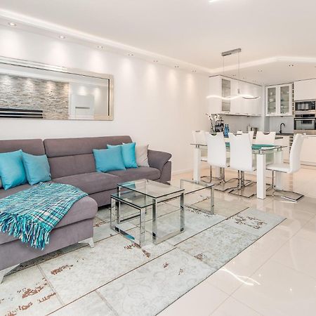 Stylish Vacation Apartment With Parking In Miedzyzdroje By Noclegi Renters Экстерьер фото