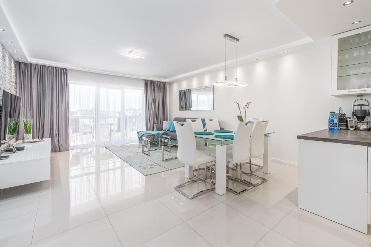 Stylish Vacation Apartment With Parking In Miedzyzdroje By Noclegi Renters Экстерьер фото