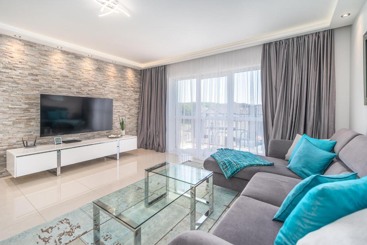 Stylish Vacation Apartment With Parking In Miedzyzdroje By Noclegi Renters Экстерьер фото